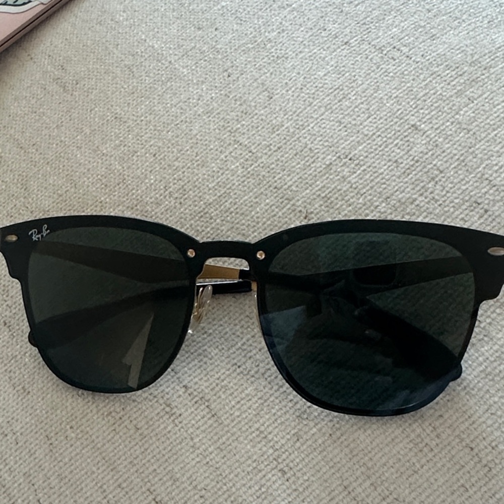 Ray-Ban Classic Black Sunglasses
